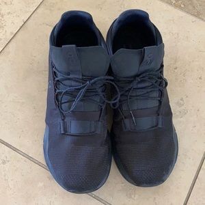 On Cloud men’s size 13 black Cloud Nova sneakers